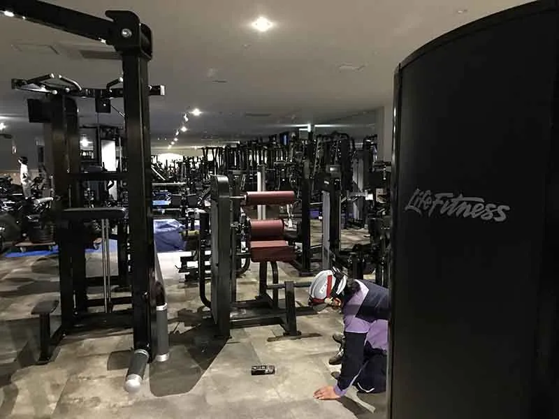 屋内作業風景 ジム